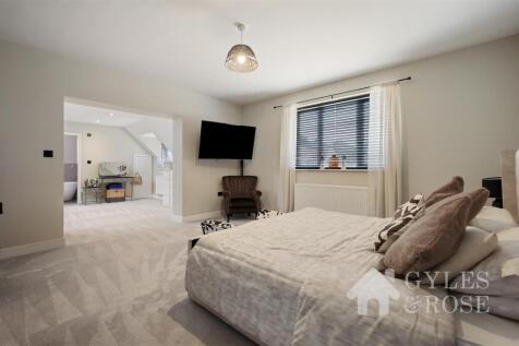 Principal bedroom