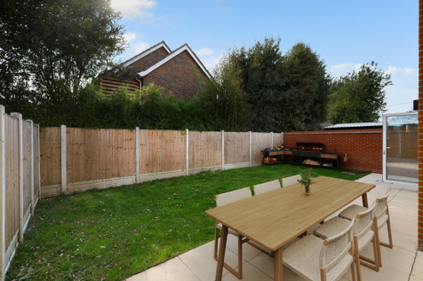 Garden Virtually Staged