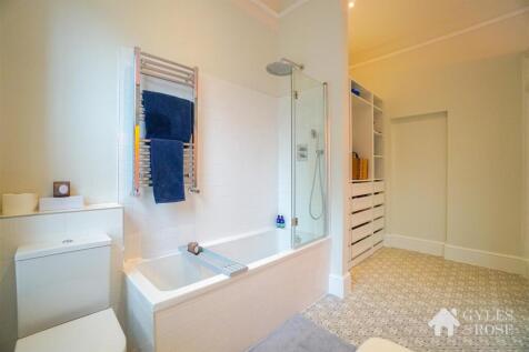 Ensuite and Wardrobe
