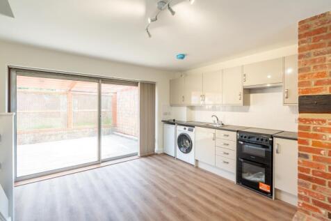 55a Maple Avenue-01557