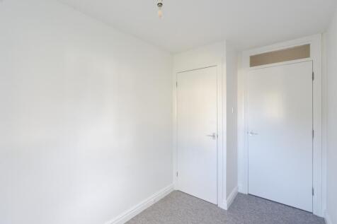 Flat 52, Blenheim Court-08926