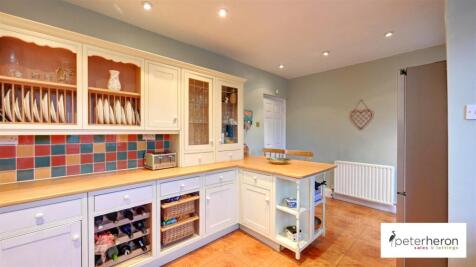 Breakfasting Kitchen