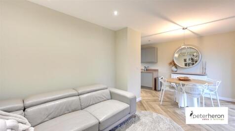 Open Plan Kitchen/Dining &amp; Family Area