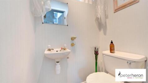Cloakroom/WC