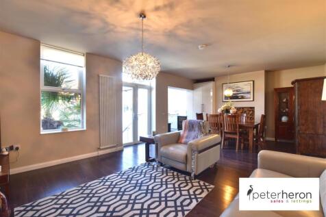 Open Plan Lounge/Dining Room