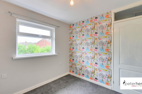 Bedroom 2 (rear)