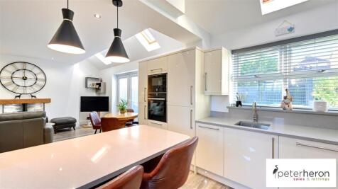 Open Plan Dining Kitchen And Family Area