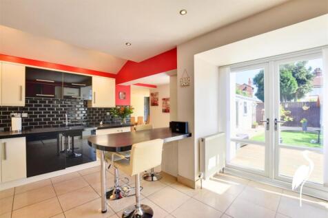 Breakfasting Kitchen