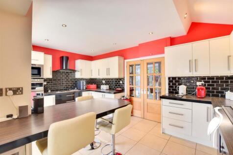 Breakfasting Kitchen