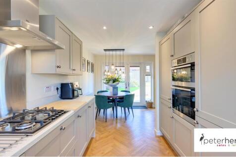 Open Plan Kitchen, Dining And Family Area