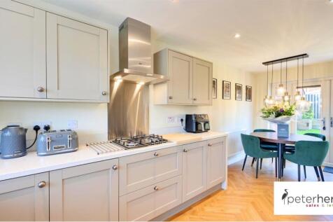 Open Plan Kitchen, Dining And Family Area