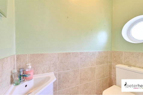 Cloakroom/Wc