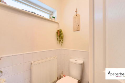 Cloakroom / WC