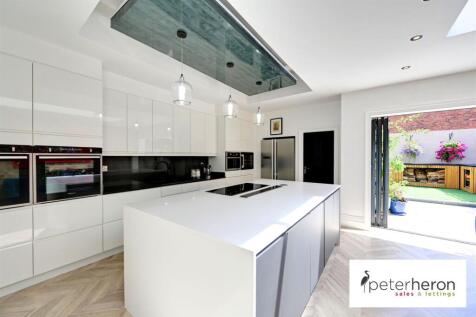 Kitchen/Diner And Family Area