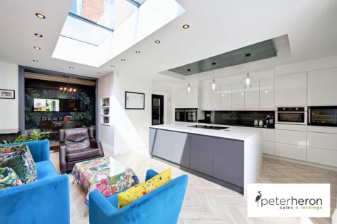 Kitchen/Diner And Family Area