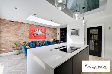 Kitchen/Diner And Family Area