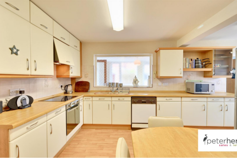 Breakfasting Kitchen