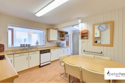 Breakfasting Kitchen