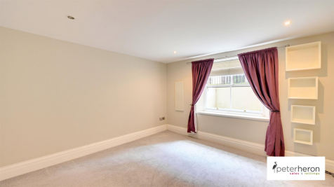 Bedroom 1 (rear)