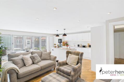 Open Plan Kitchen/Dining and Family Area