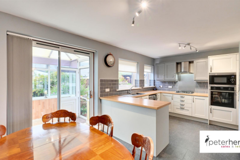 Kitchen &amp; Dining Area