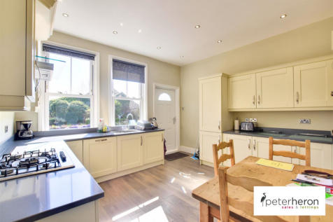 Breakfasting Kitchen