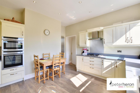 Breakfasting Kitchen