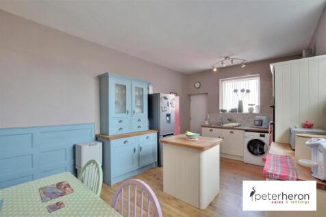 Breakfasting Kitchen