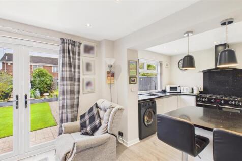 Breakfasting Kitchen