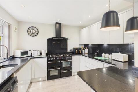 Breakfasting Kitchen