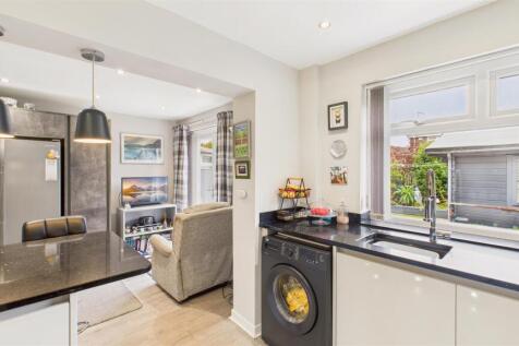 Breakfasting Kitchen