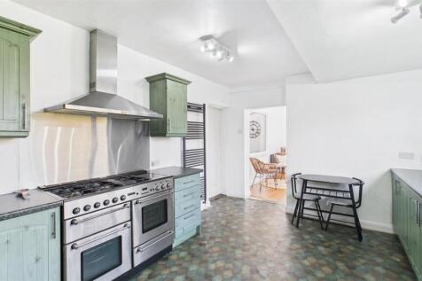 Breakfasting Kitchen