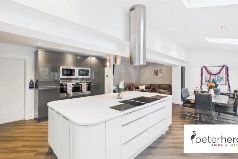 Open Plan Kitchen/Living &amp; Dining Area