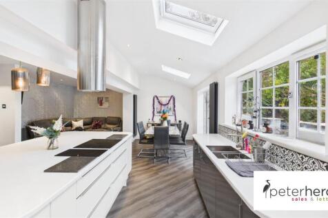 Open Plan Kitchen/Living &amp; Dining Area