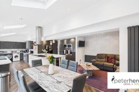 Open Plan Kitchen/Living &amp; Dining Area