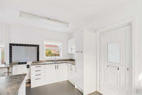 Breakfasting Kitchen