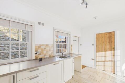 Breakfasting Kitchen