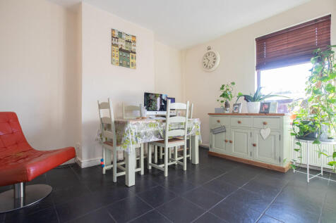 116 Stanley St - ...