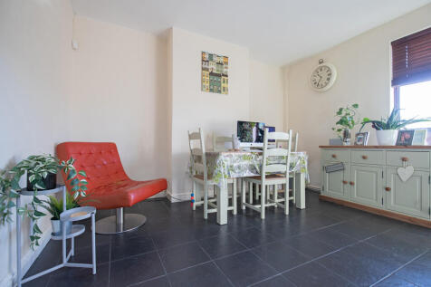 116 Stanley St - ...