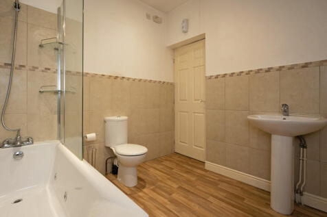 12 Nesfield Rd - ...