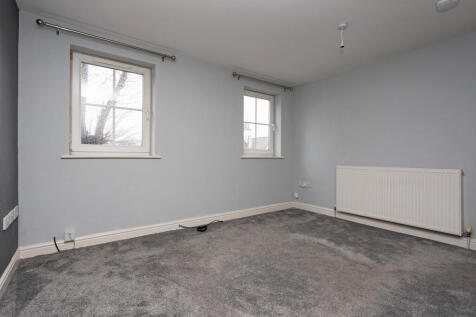 12 Nesfield Rd - ...