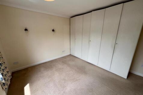 Bedroom 1 3.jpeg