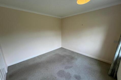 Bedroom 2 3.jpeg