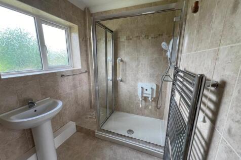 Shower Room 5.jpeg