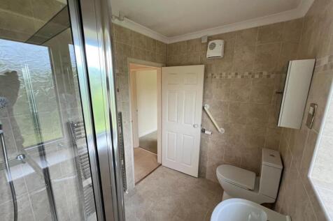Shower Room 6.jpeg