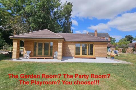 05 - The Garden Room or The Party Room or The Play