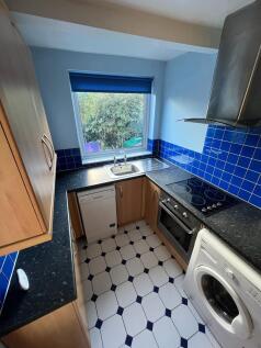 Kitchen 2.jpg
