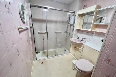17 Orchid Court BATHROOM