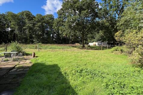 Brook View, Hurst Lane Front Gdn