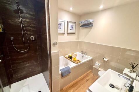 Guest En-Suite
